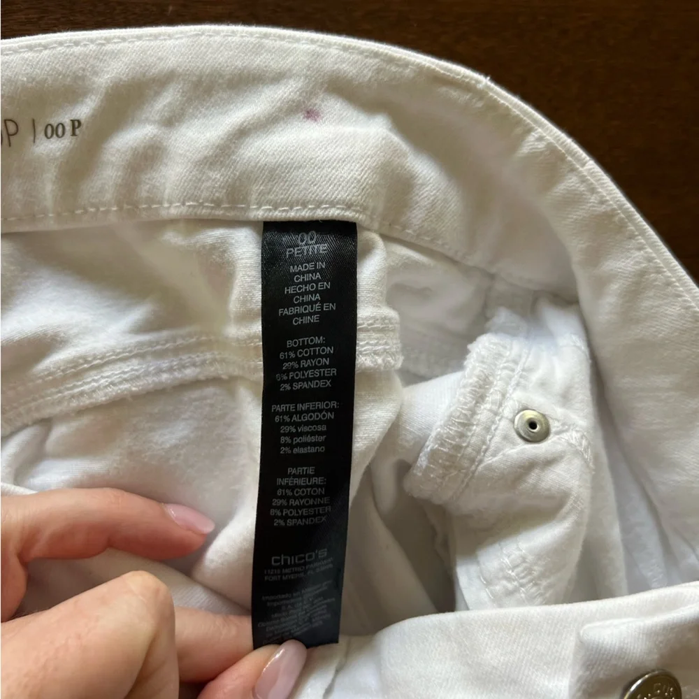Chico’s So Slimming Girlfriend Cropped White Denim - 2P (Chico’s 00P) - Picture 4 of 7